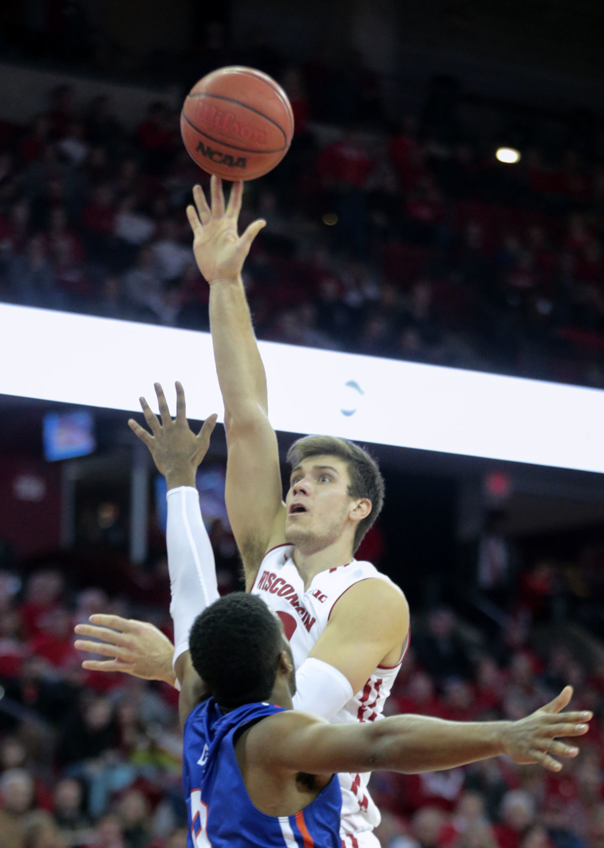 Badgers 96, Huskies 59